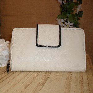 Buttercream & Patent Zip/Snap Wallet NWOT